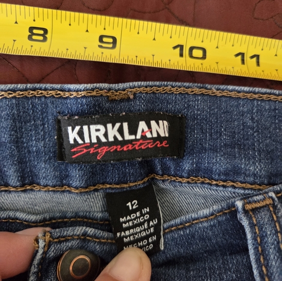 Kirkland Signature SKINNY SZ 12  Blue Denim Pants LIKE NEW - Picture 3 of 4